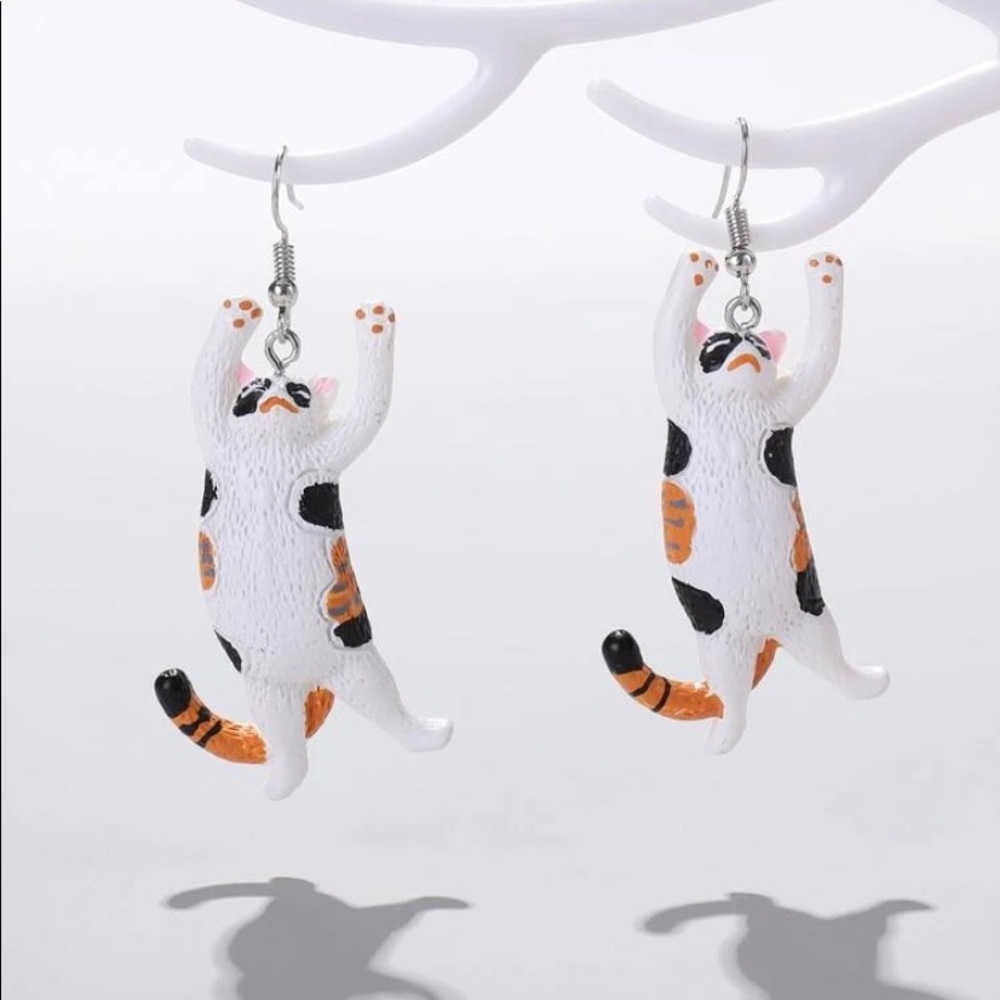 Earring - Picture 2 of 3